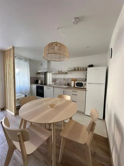 Au Puy De Paugnat Villa Charbonnieres-les-Varennes 0*,  France